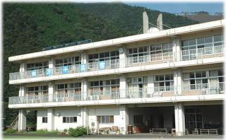 (一社)西土佐環境・文化センター 四万十楽舎