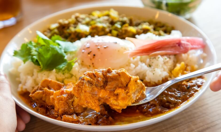 林邸カフェで楽しむ本格カレーとお楽しみスイーツ